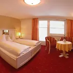 & Garni Knauer Hotel