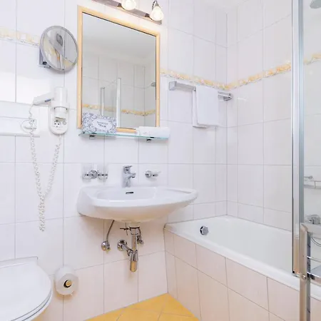 Appart & Hotel Garni Villa Knauer 3* Майрхофен