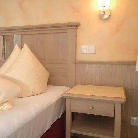 Отель Appart & Hotel Garni Villa Knauer