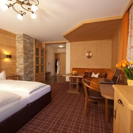 Отель Appart & Hotel Garni Villa Knauer Майрхофен