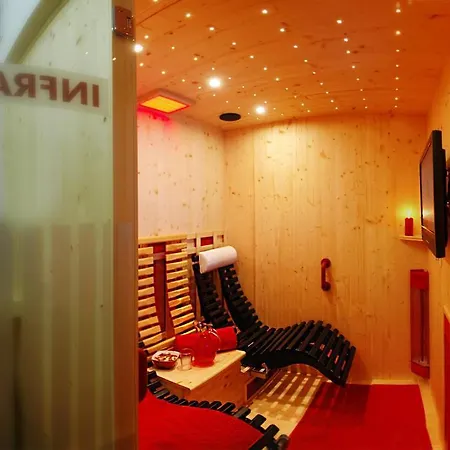 Hotel Garni Knauer 3*